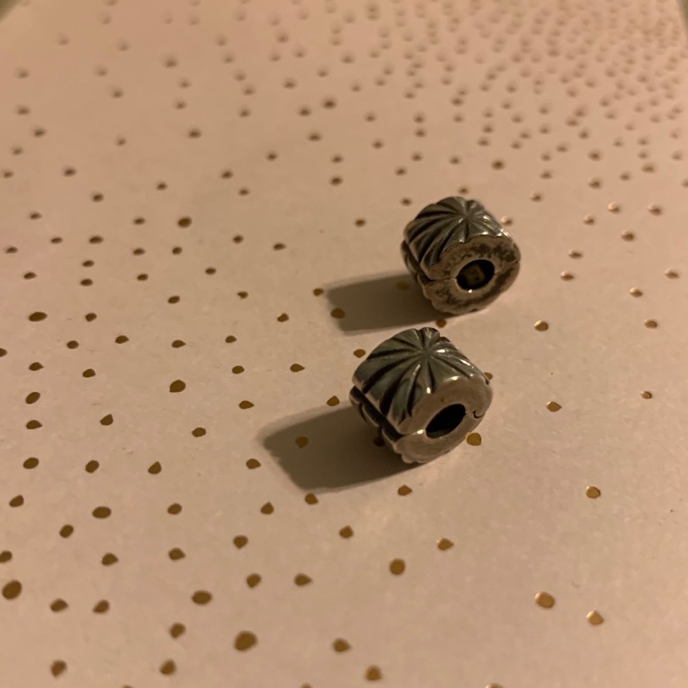 Pandora bracelet - section divider charm